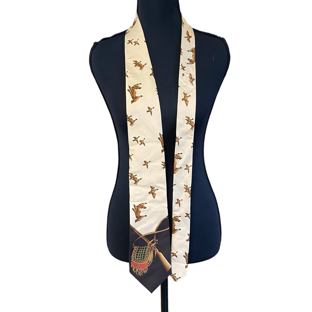 Roundtree & Yorke Silk Necktie Duck Hunting Mallard Print Beige Brown NWT